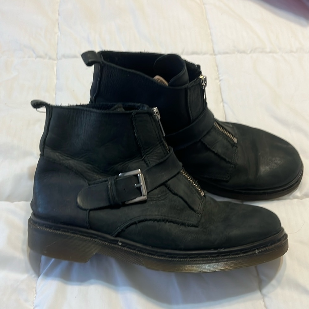 Top shop ladies Moto boots, size 40/ 9.5 black with zipper and buckle
